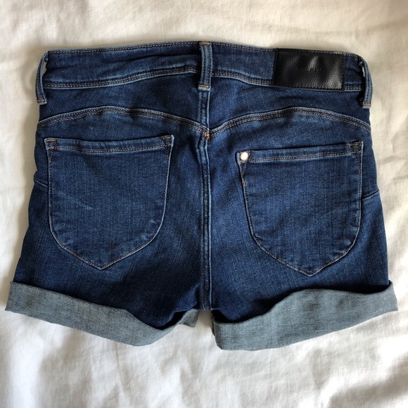 Skinny dark wash jean shorts size 00 from HM - Picture 3 of 3